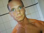 Spectacled and very handsome camboy Boris love chatting naughty with other handsome guys.